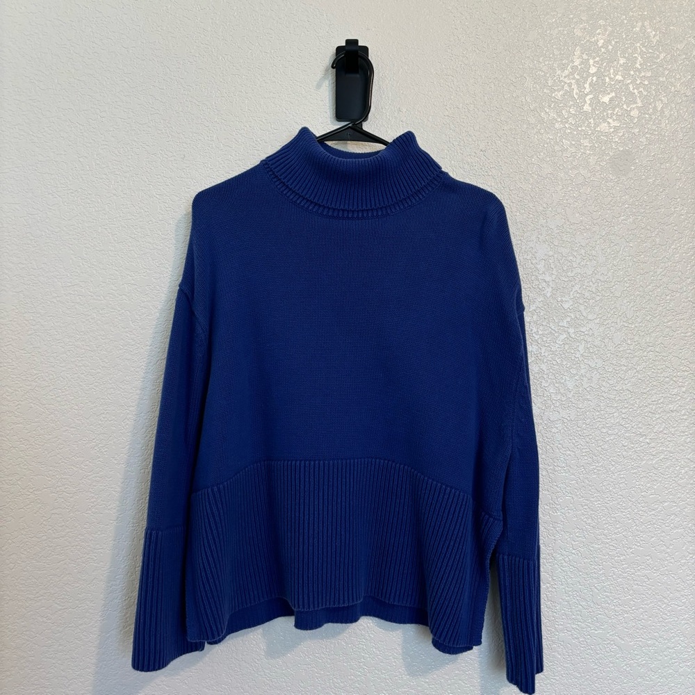 Gap 24/7 Split-Hem Turtle Neck Sweater
